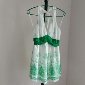 Women alter back top size M color green and cream